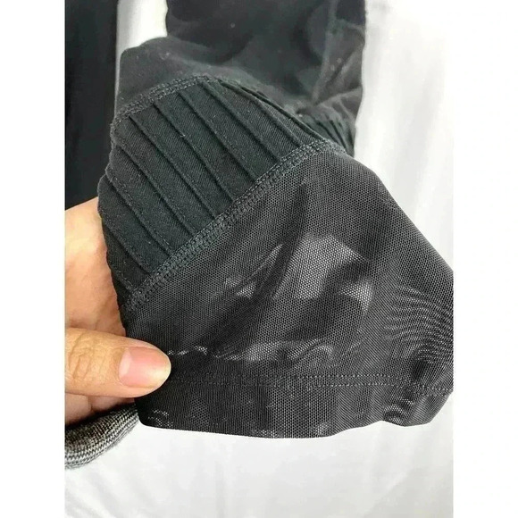 Athleta Black Leggings MEDIUM Mesh Women's Workout Activewear Low Rise Capri - Picture 9 of 13